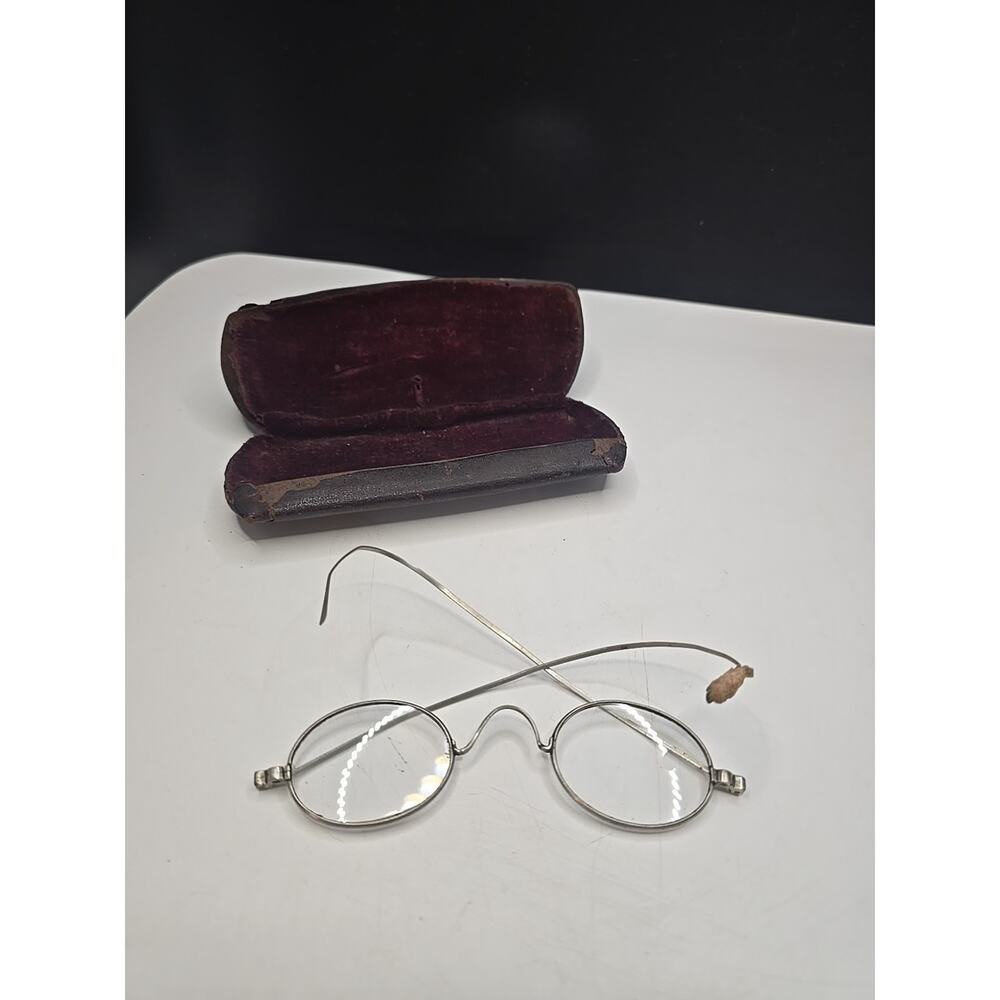 Vintage ANTIQUE Wire-Rimmed Glasses with Oval lenses, early 1900s, with case